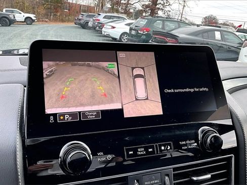 Used 2024 INFINITI QX80 Luxe image 17