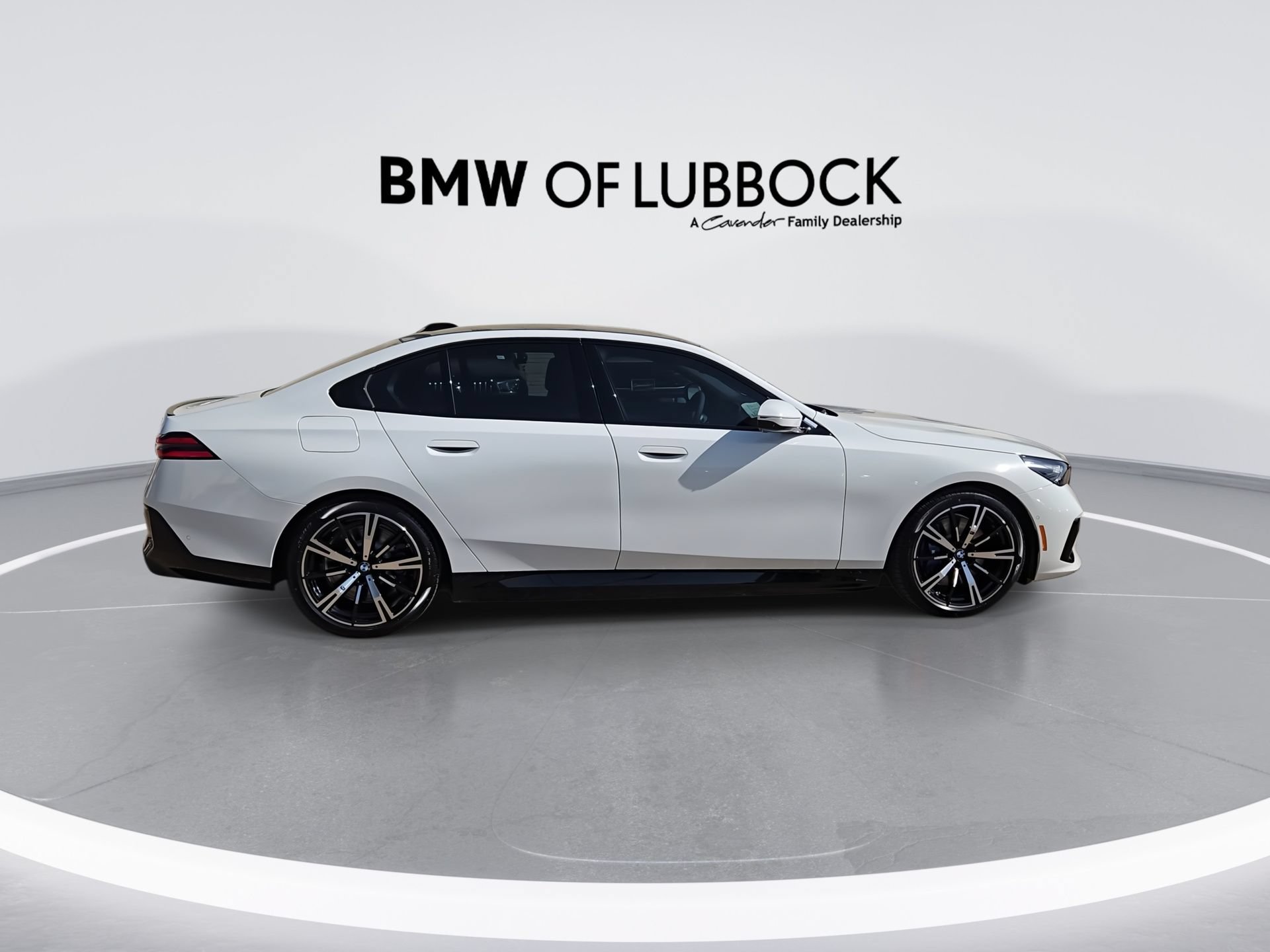 New 2027 BMW 550e xDrive AWD/4WD image 9