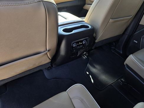 Used 2022 Chevrolet Tahoe Premier image 17