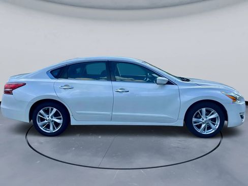 Used 2013 Nissan Altima 2.5 SV FWD image 6