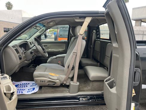 Used 2005 Dodge Dakota SLT image 17
