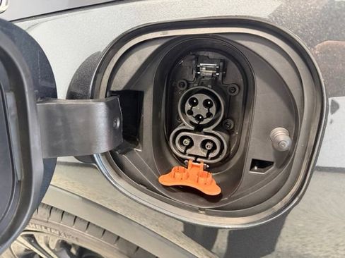 Used 2020 Chevrolet Bolt LT FWD image 30