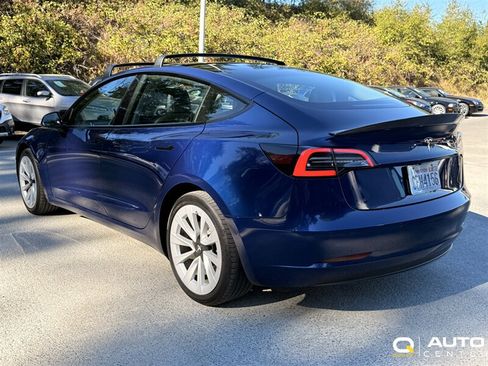 Used 2022 Tesla Model 3 RWD image 2