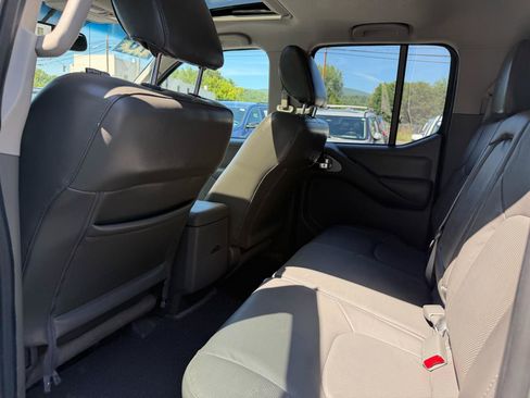 Used 2016 Nissan Frontier SL AWD/4WD image 19