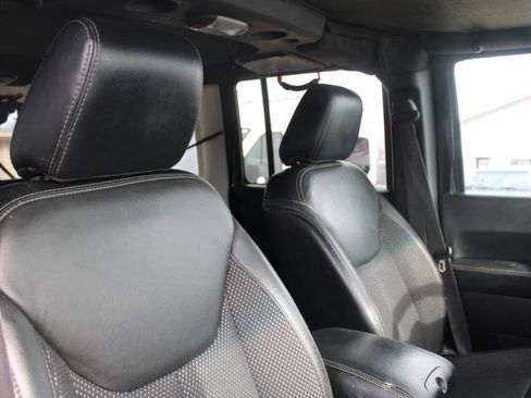 Used 2016 Jeep Wrangler Unlimited Sport image 14