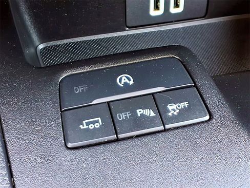 Used 2019 Ford Ranger XLT w/ Equipment Group 302A Luxury image 9