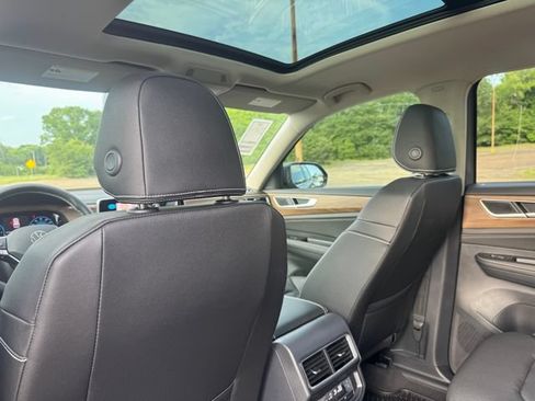 New 2026 Volkswagen Atlas SE FWD image 16