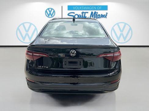 Used 2023 Volkswagen Jetta S FWD image 6