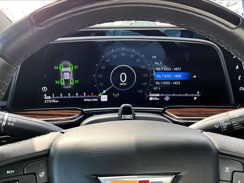 Used 2024 Cadillac Escalade Premium Luxury w/ Performance Package image 27