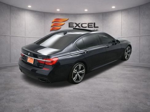 Used 2019 BMW 750i RWD image 59