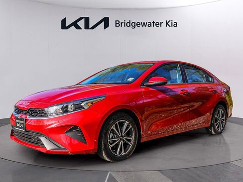 Certified 2024 Kia Forte LXS w/ LXS Technology Package FWD image 3