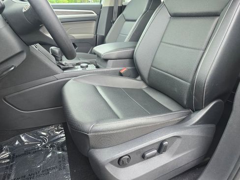 Used 2023 Volkswagen Atlas SE AWD/4WD image 32