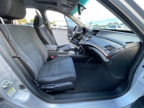 Used 2012 Honda Crosstour EX image 24