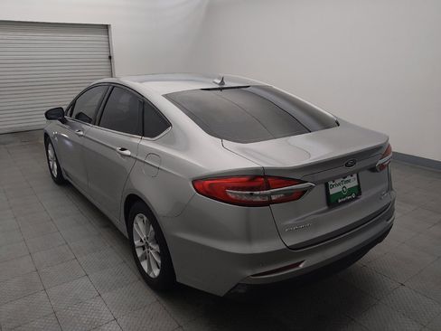 Used 2020 Ford Fusion SE FWD image 5