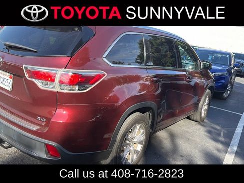 Used 2015 Toyota Highlander XLE FWD image 2