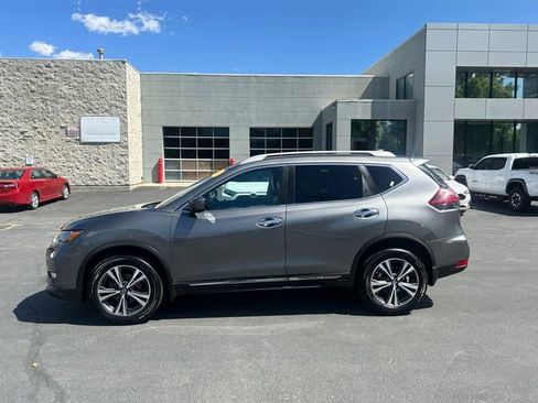 Used 2018 Nissan Rogue SL AWD/4WD image 2