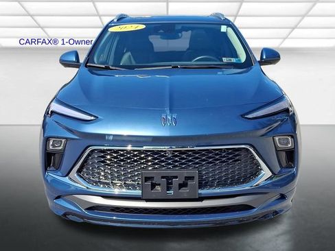 Used 2024 Buick Encore GX Avenir w/ Avenir Technology Package FWD image 2