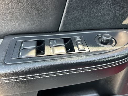 Used 2013 Chrysler 200 Limited FWD image 10
