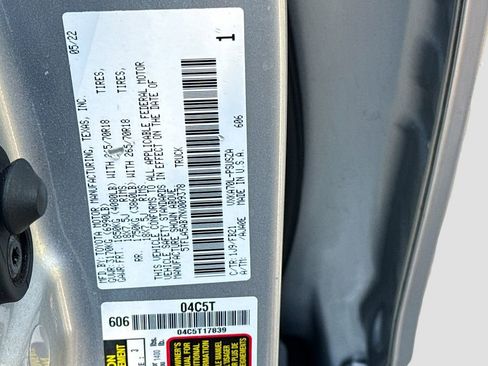 Used 2022 Toyota Tundra SR5 w/ Convenience Package image 32