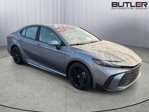 Certified 2025 Toyota Camry SE FWD image 8