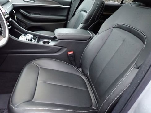 New 2025 Jeep Grand Cherokee Limited AWD/4WD image 12