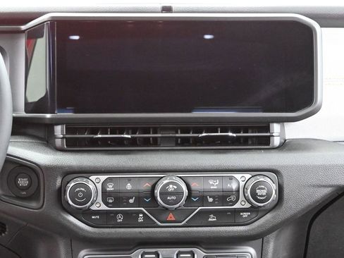 Used 2024 Jeep Gladiator Sport image 26