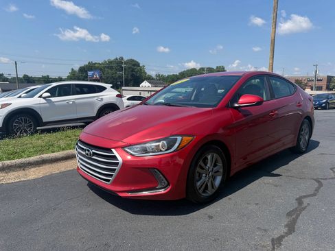 Used 2017 Hyundai Elantra SE w/ SE A/T Tech Package 03 FWD image 3