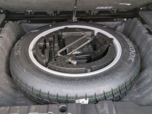 Used 2023 BMW X6 xDrive40i w/ M Sport Package image 8