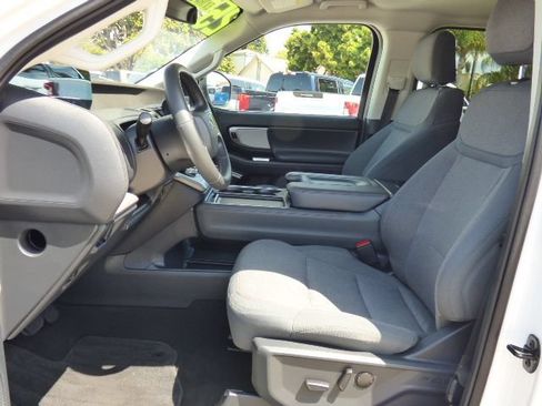 Used 2025 Ford Expedition Active RWD image 25