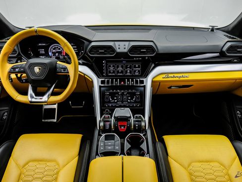 Used 2021 Lamborghini Urus AWD/4WD image 33
