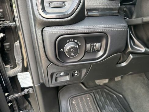Used 2023 RAM 1500 Limited AWD/4WD image 19