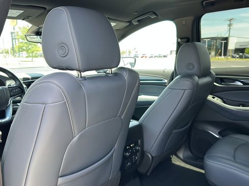 Certified 2024 Buick Enclave Premium image 17