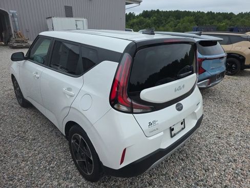Used 2025 Kia Soul EX FWD image 4