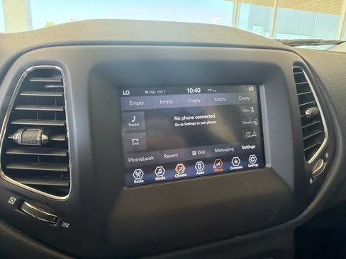 Used 2018 Jeep Compass Latitude w/ Popular Equipment Group FWD image 11
