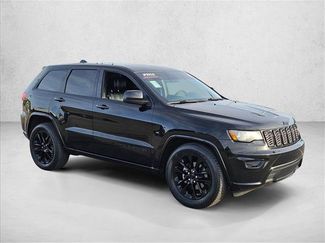 Used 2017 Jeep Grand Cherokee Altitude video 3