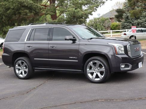 Used 2017 GMC Yukon Denali w/ Open Road Package AWD/4WD image 2