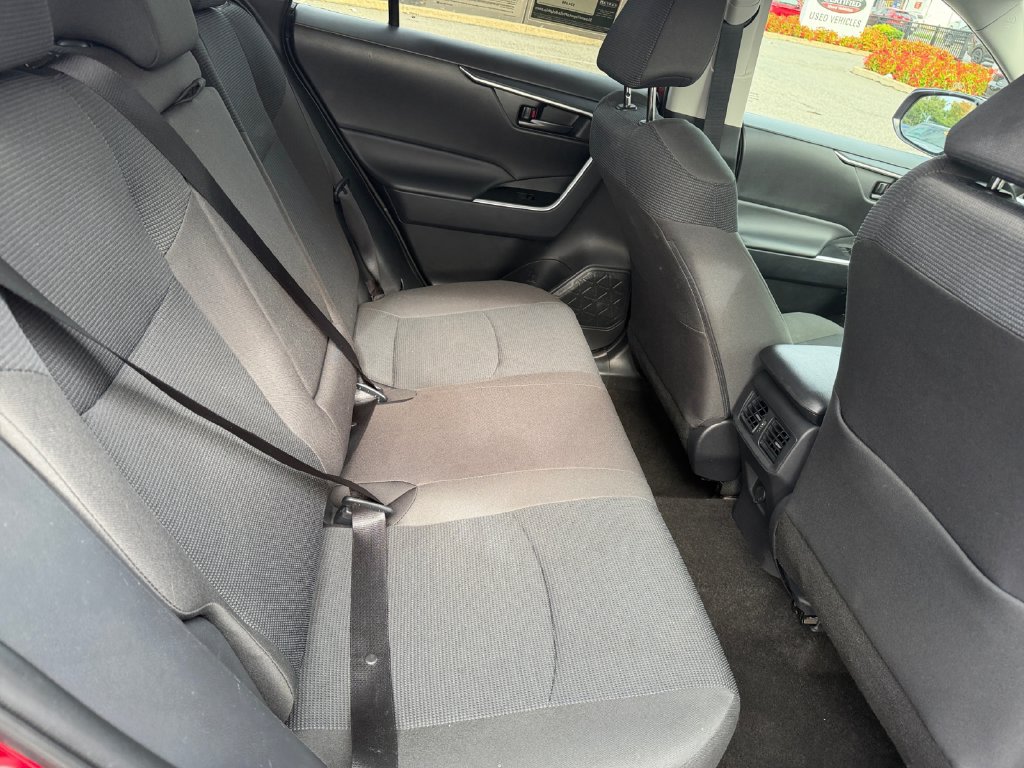 Used 2025 Toyota RAV4 LE AWD/4WD image 22