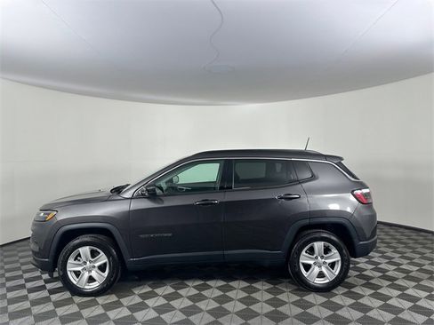 Certified 2022 Jeep Compass Latitude image 3