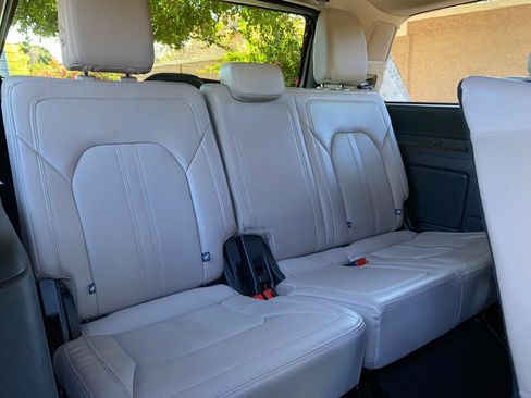 Used 2024 Ford Expedition Limited image 44