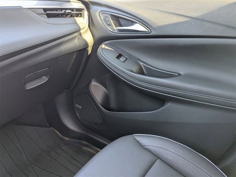 Used 2025 Buick Encore GX Avenir w/ Avenir Technology Package image 7