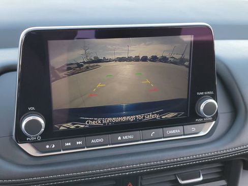 Used 2025 Nissan Rogue SV AWD/4WD image 14
