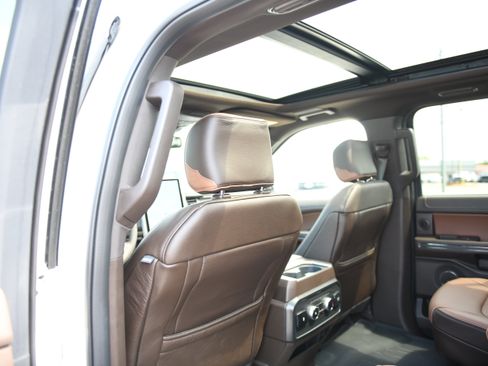 Used 2024 Ford Expedition King Ranch RWD image 11