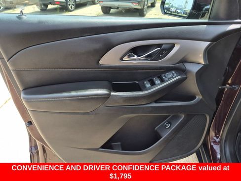 Used 2019 Chevrolet Traverse LT FWD image 25