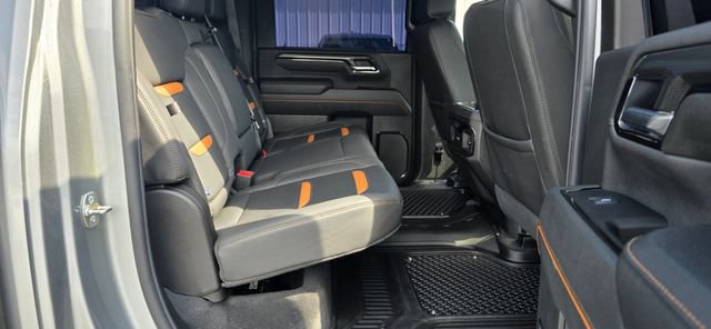 Used 2025 GMC Sierra 2500 AT4 w/ AT4 Premium Plus Package AWD/4WD image 13