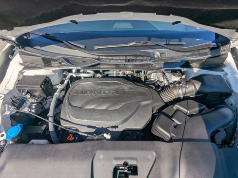 Used 2024 Honda Odyssey Elite image 11