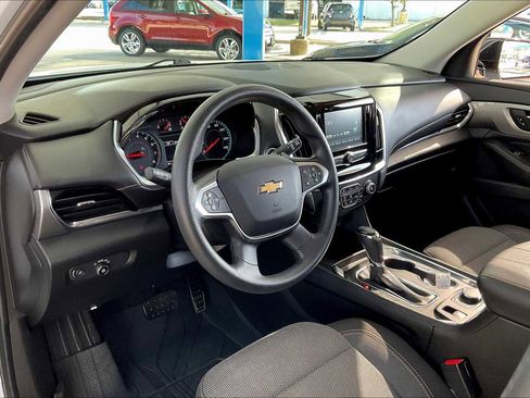 Used 2018 Chevrolet Traverse LS image 16