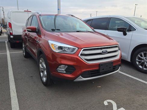 Used 2019 Ford Escape Titanium image 4