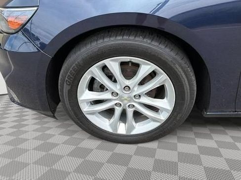 Used 2017 Chevrolet Malibu LT w/ Leather Package FWD image 14