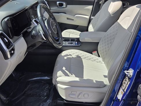 Certified 2023 Kia Sorento SX image 11