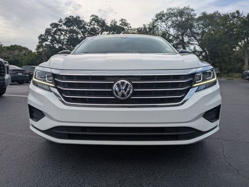 Used 2022 Volkswagen Passat 2.0T FWD image 9